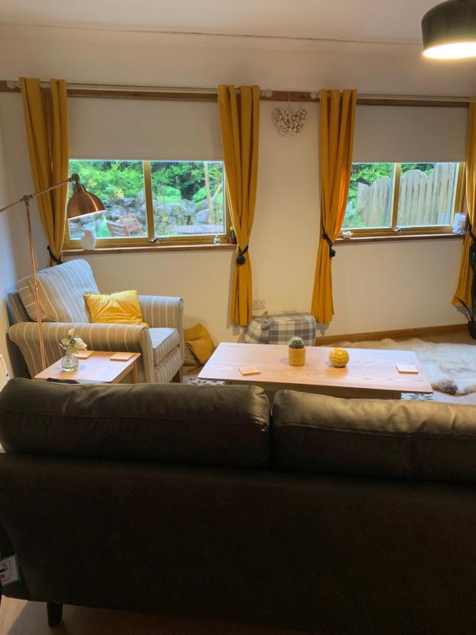 Aaron'S Bothy Apartment Портри Екстериор снимка