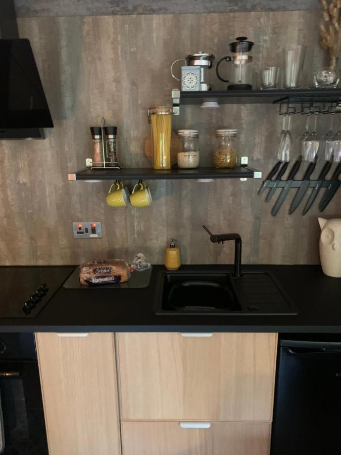 Aaron'S Bothy Apartment Портри Екстериор снимка
