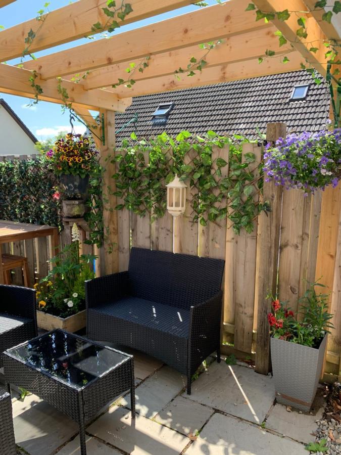 Aaron'S Bothy Apartment Портри Екстериор снимка