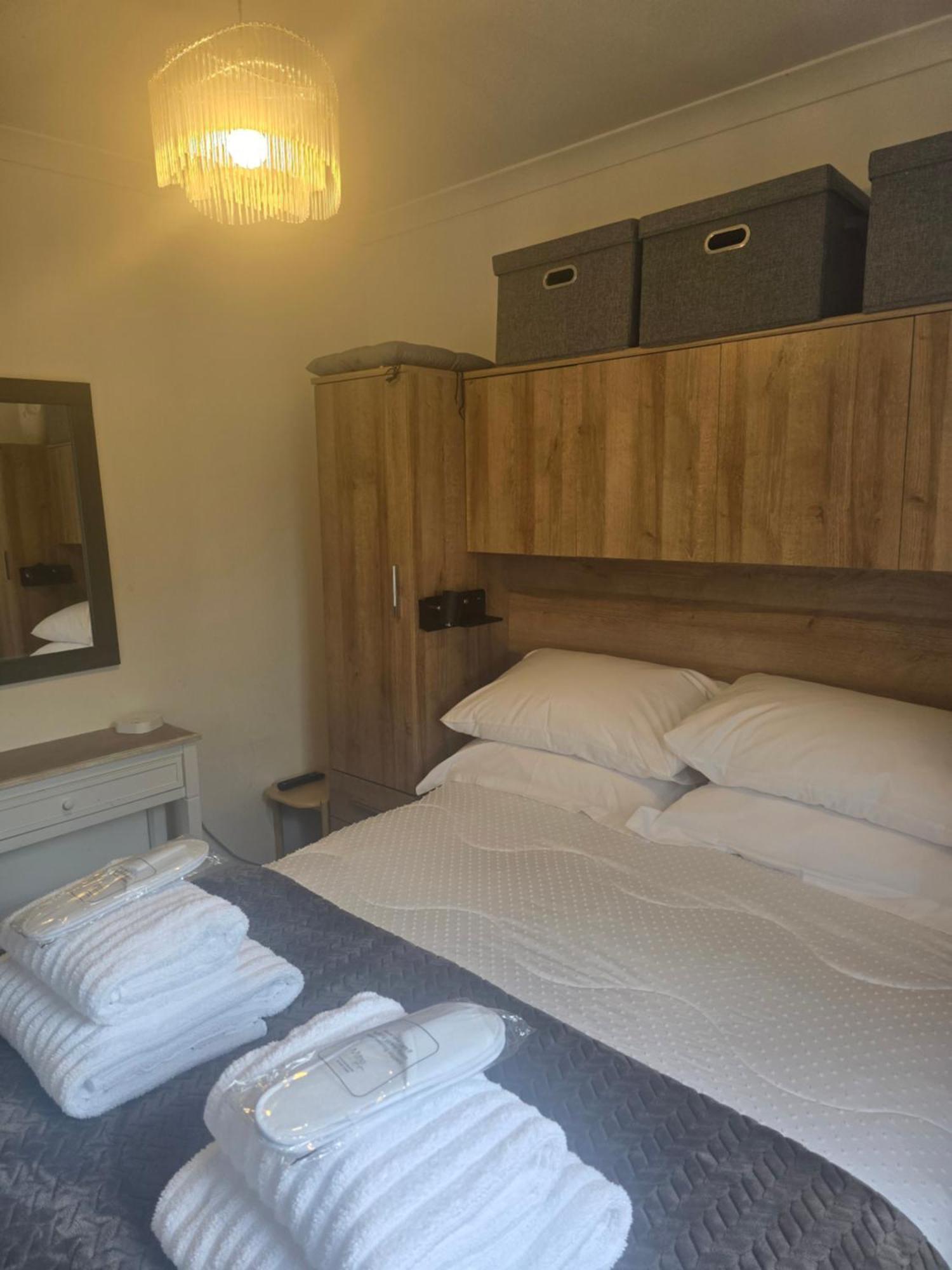 Aaron'S Bothy Apartment Портри Екстериор снимка